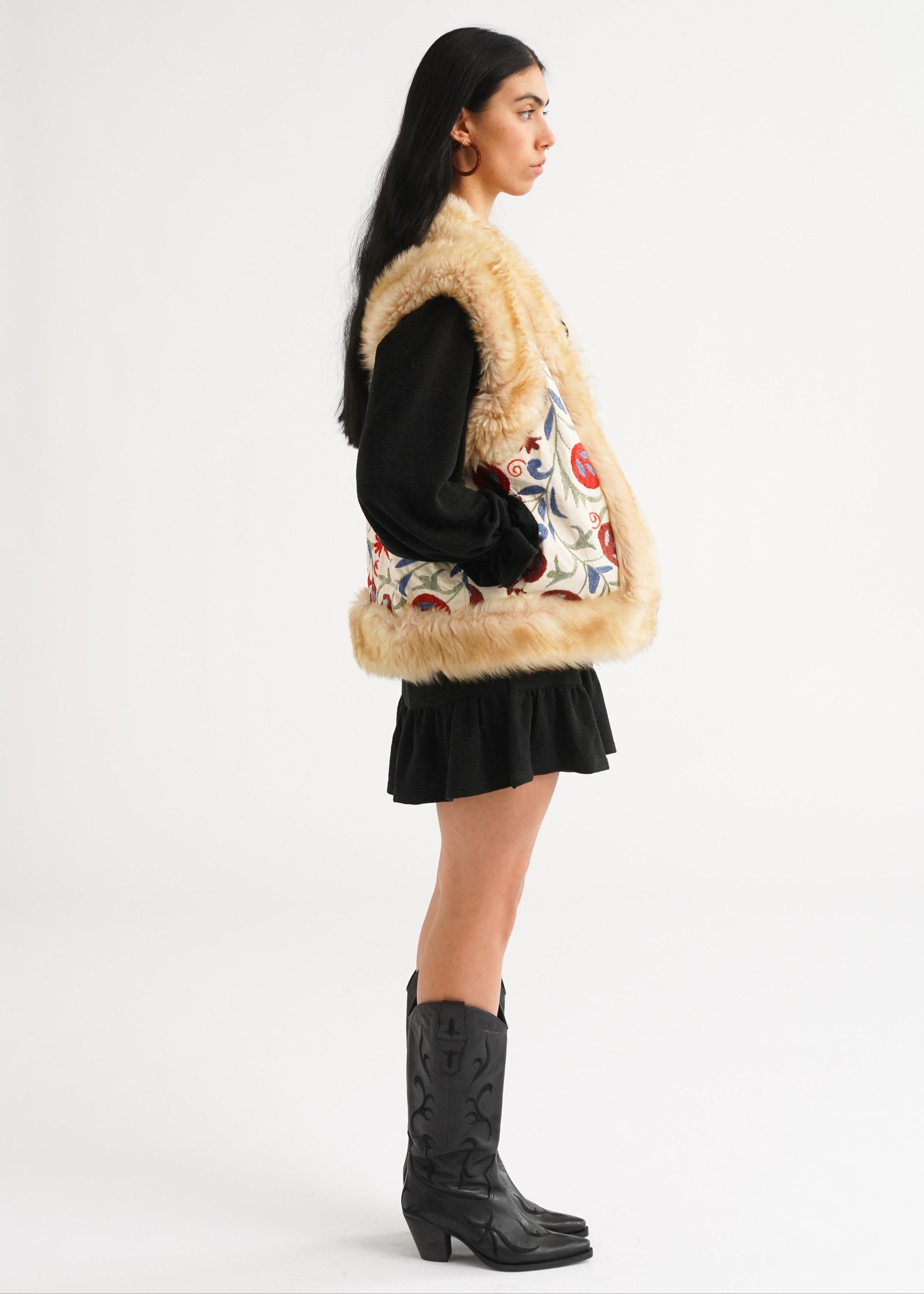 AYPATAM #18 | M-L | SUZANI SHORT VEST