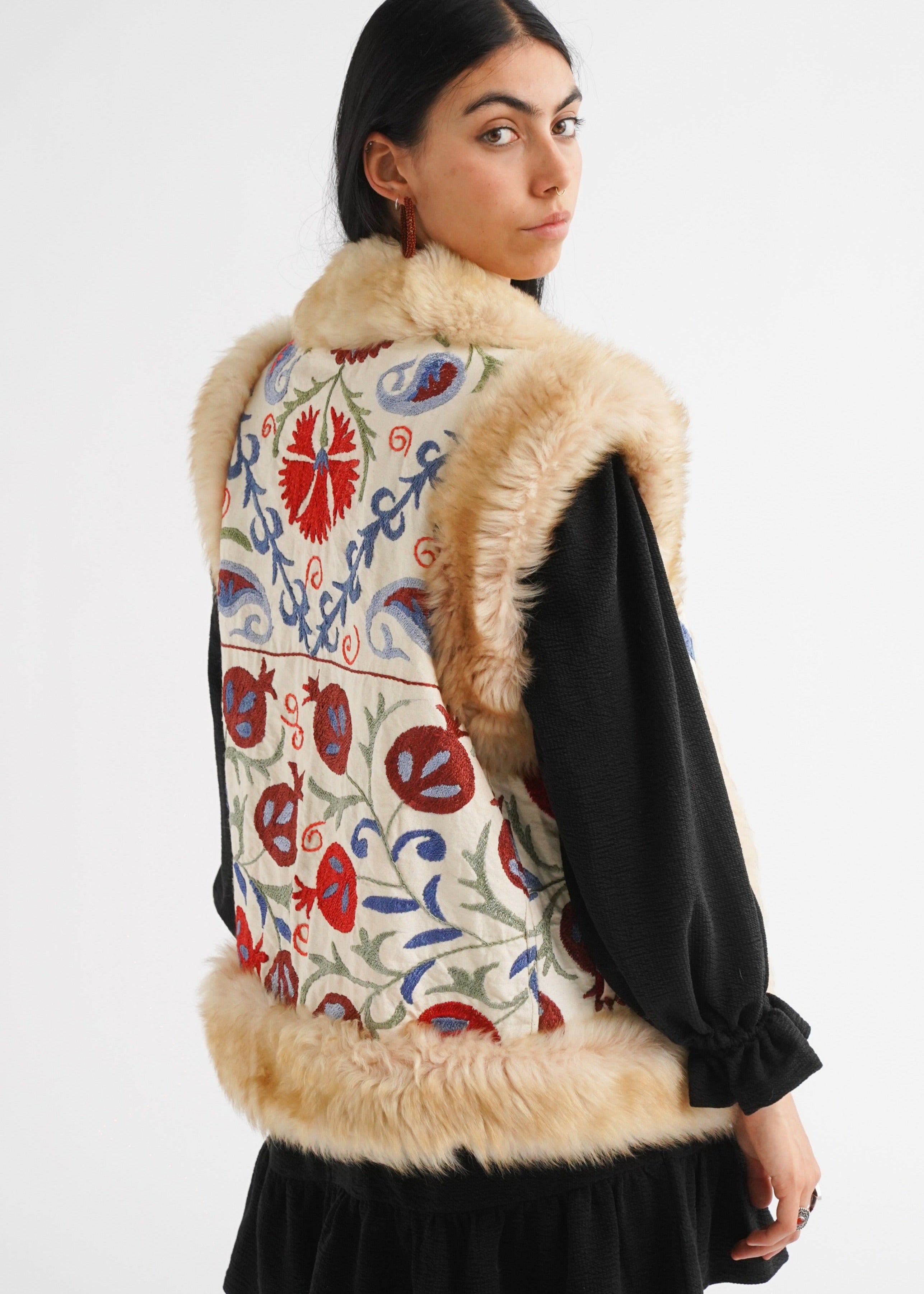 AYPATAM #18 | M-L | SUZANI SHORT VEST