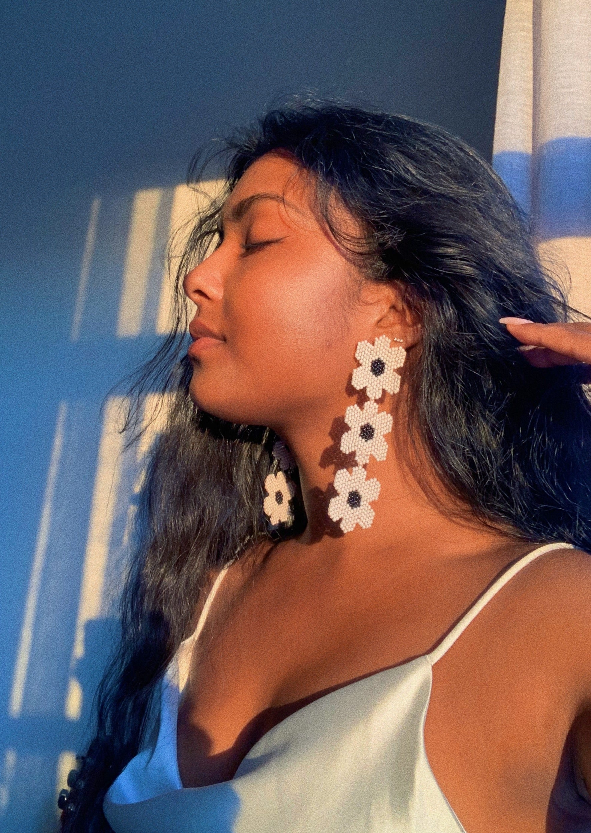 PRIMAVERA #01 | WHITE & BLACK