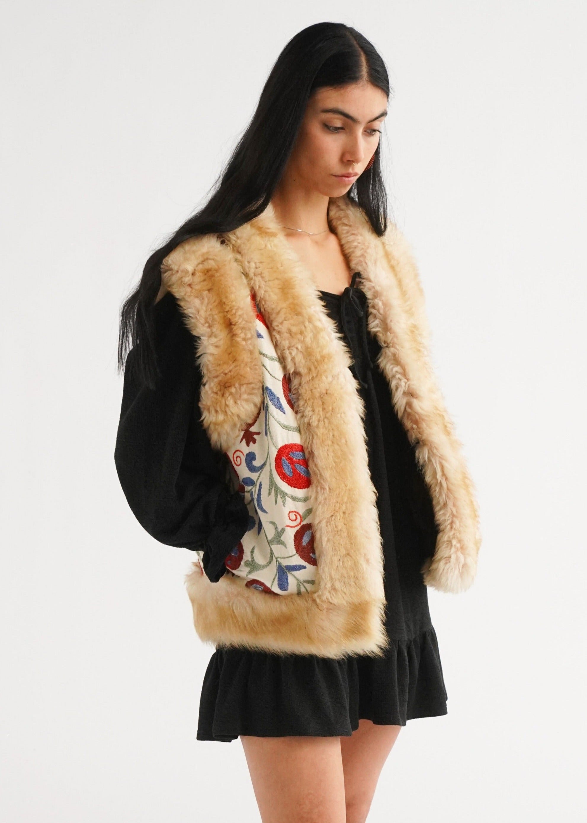 AYPATAM #18 | M-L | SUZANI SHORT VEST