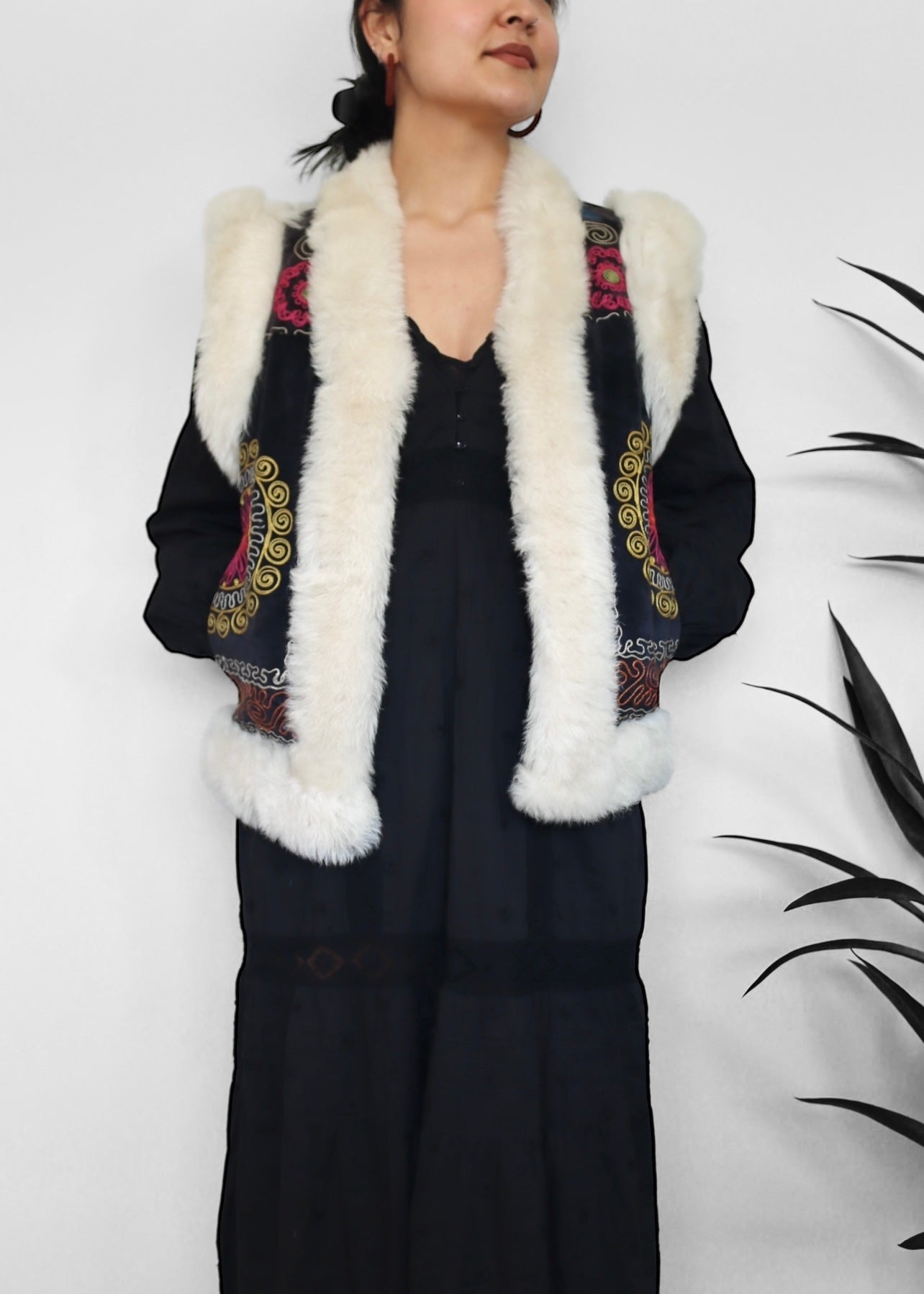 AYPATAM #11 | S-M | SUZANI SHORT VEST