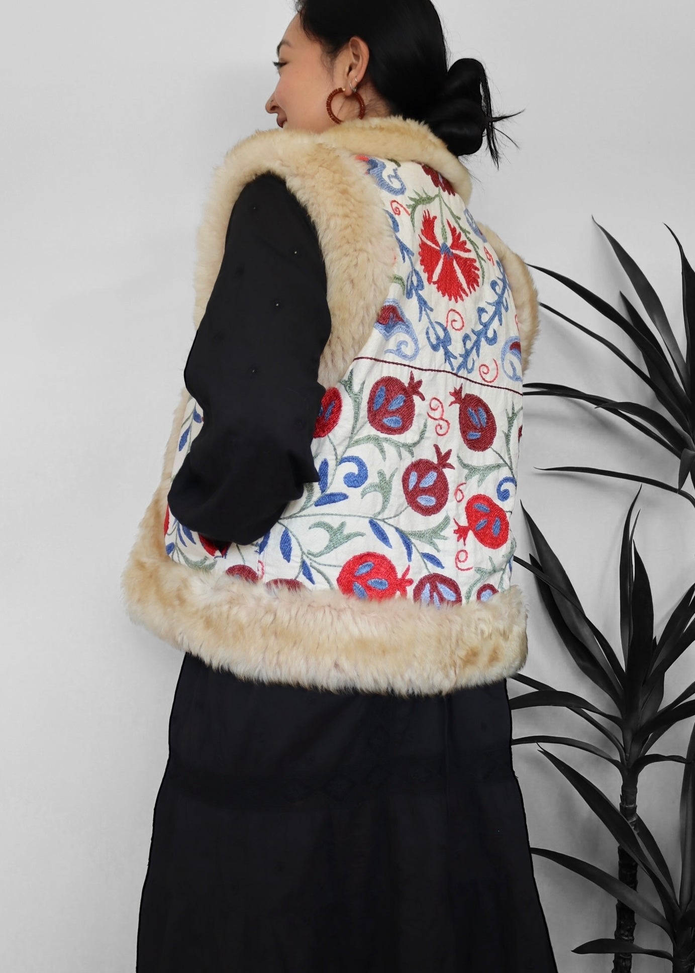 AYPATAM #18 | M-L | SUZANI SHORT VEST