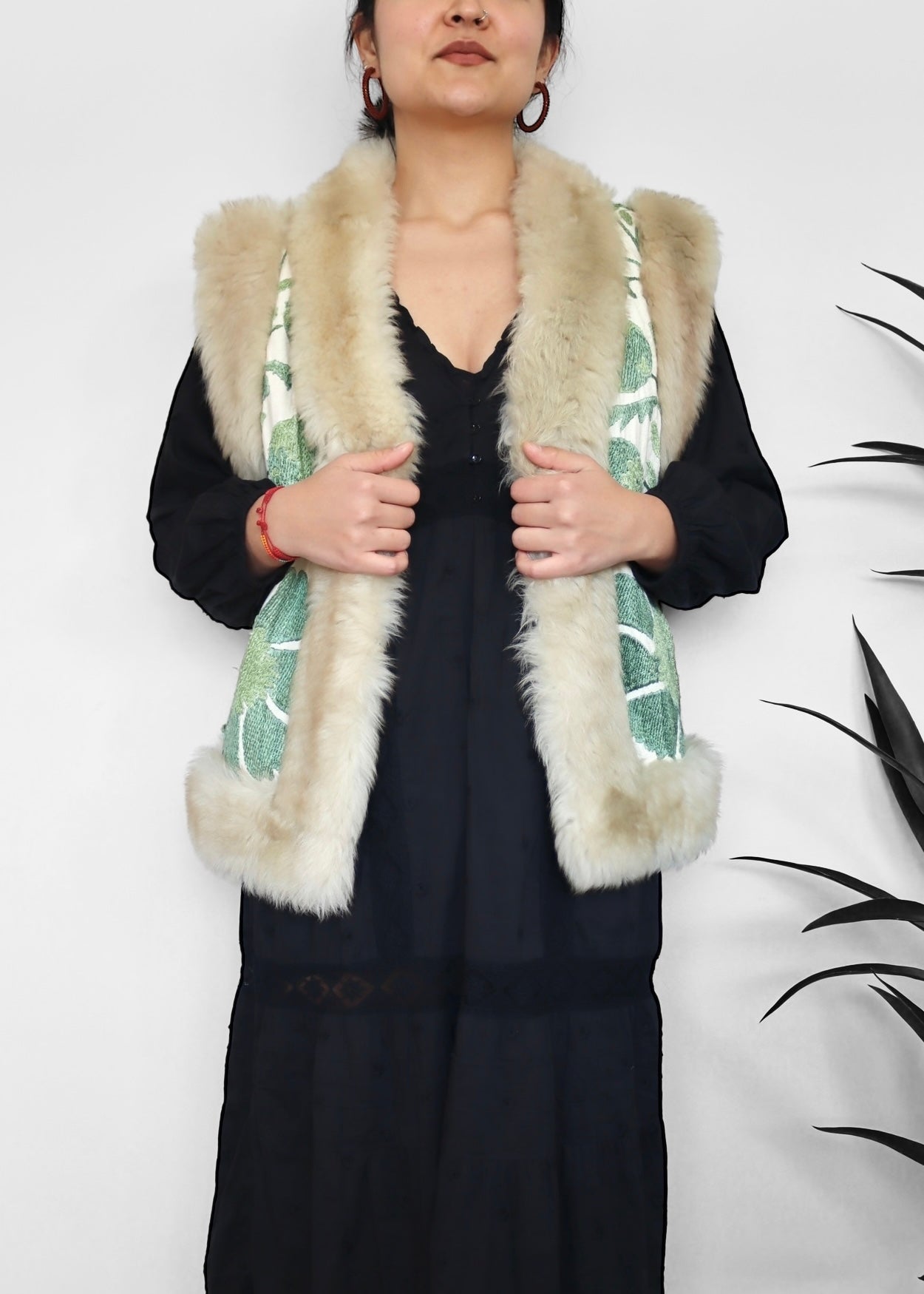 AYPATAM #20 | M-L | SUZANI SHORT VEST