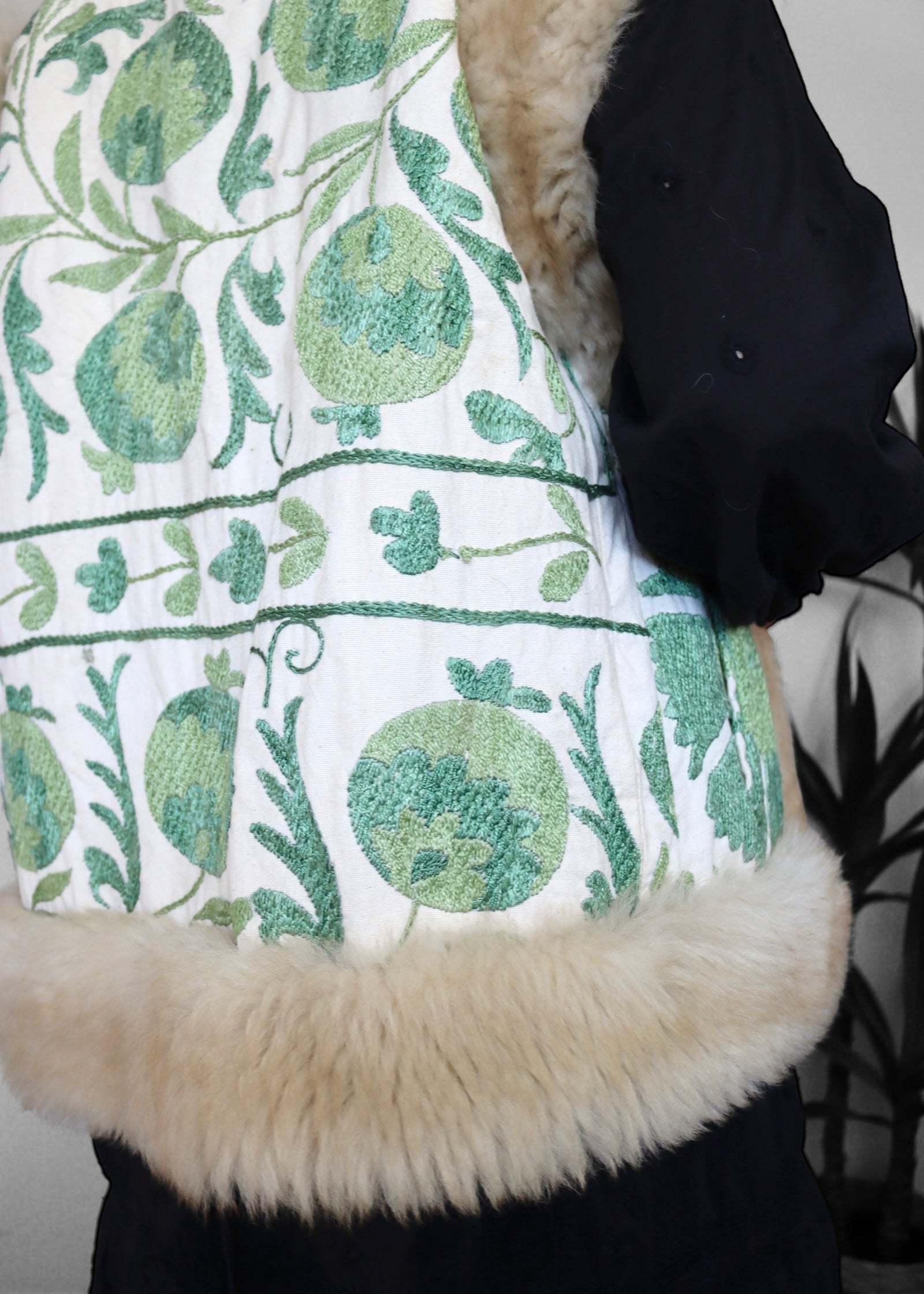 AYPATAM #20 | M-L | SUZANI SHORT VEST