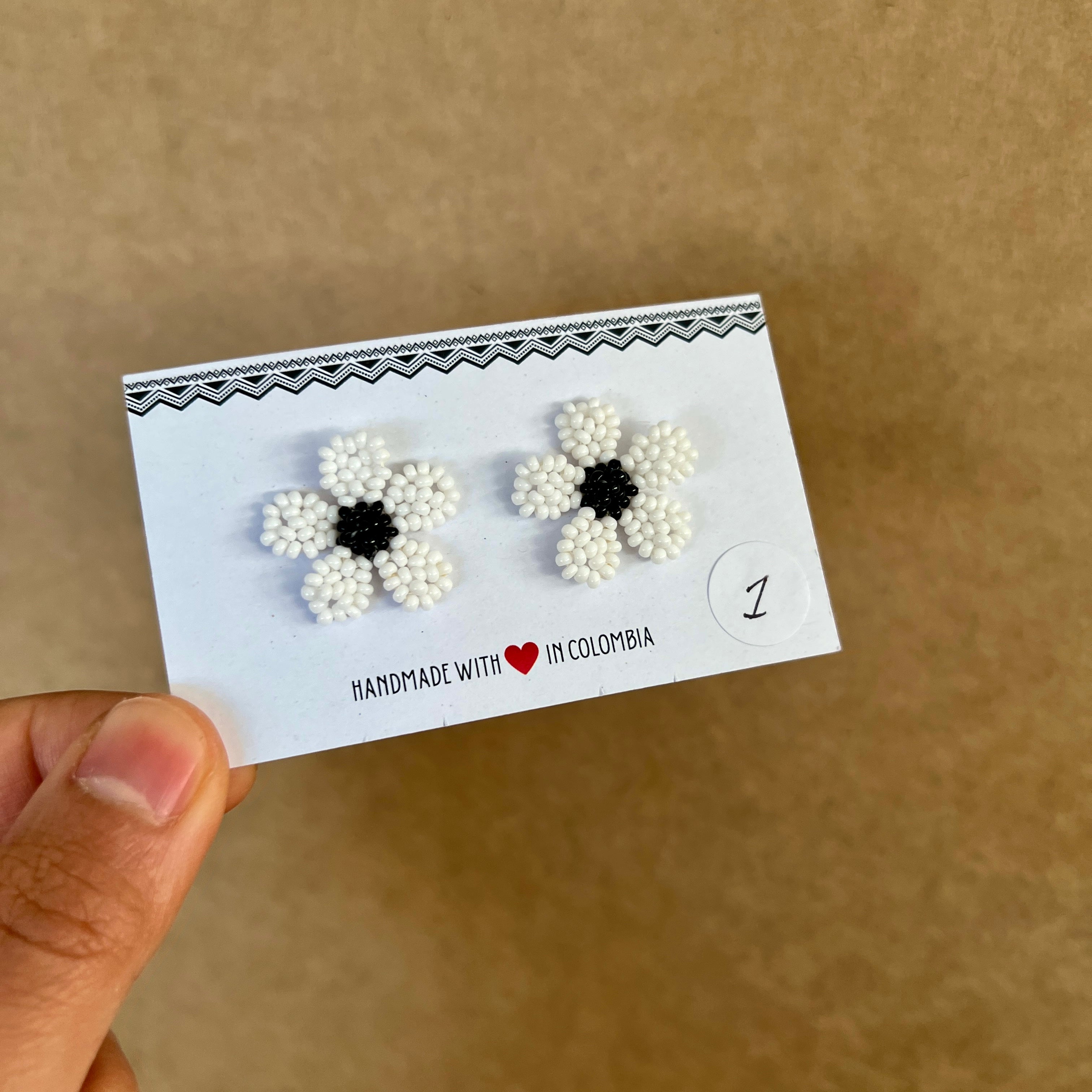 OUTLET | WILDFLOWER STUDS #18