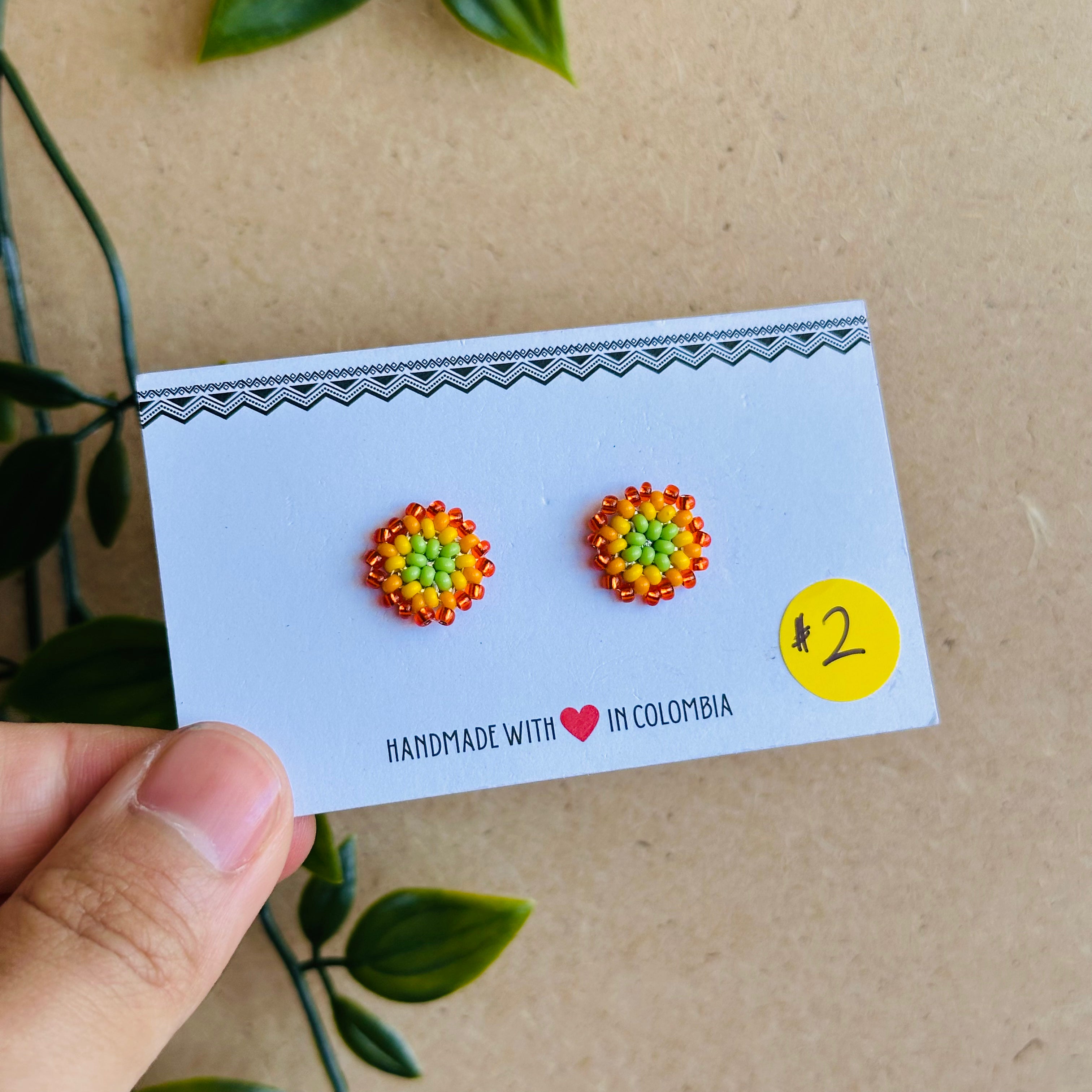 OUTLET | COLOURFUL SMALL STUDS