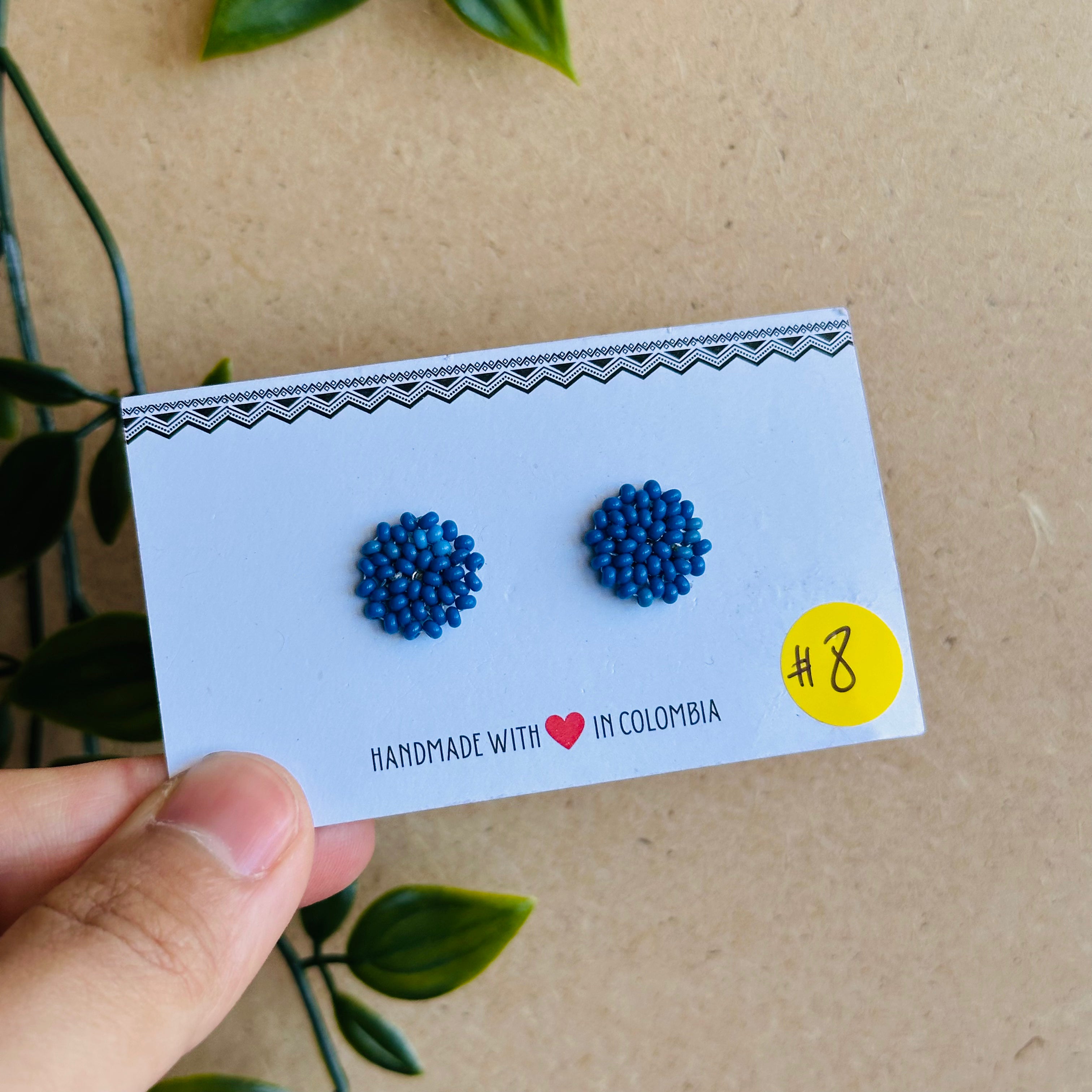 OUTLET | COLOURFUL SMALL STUDS