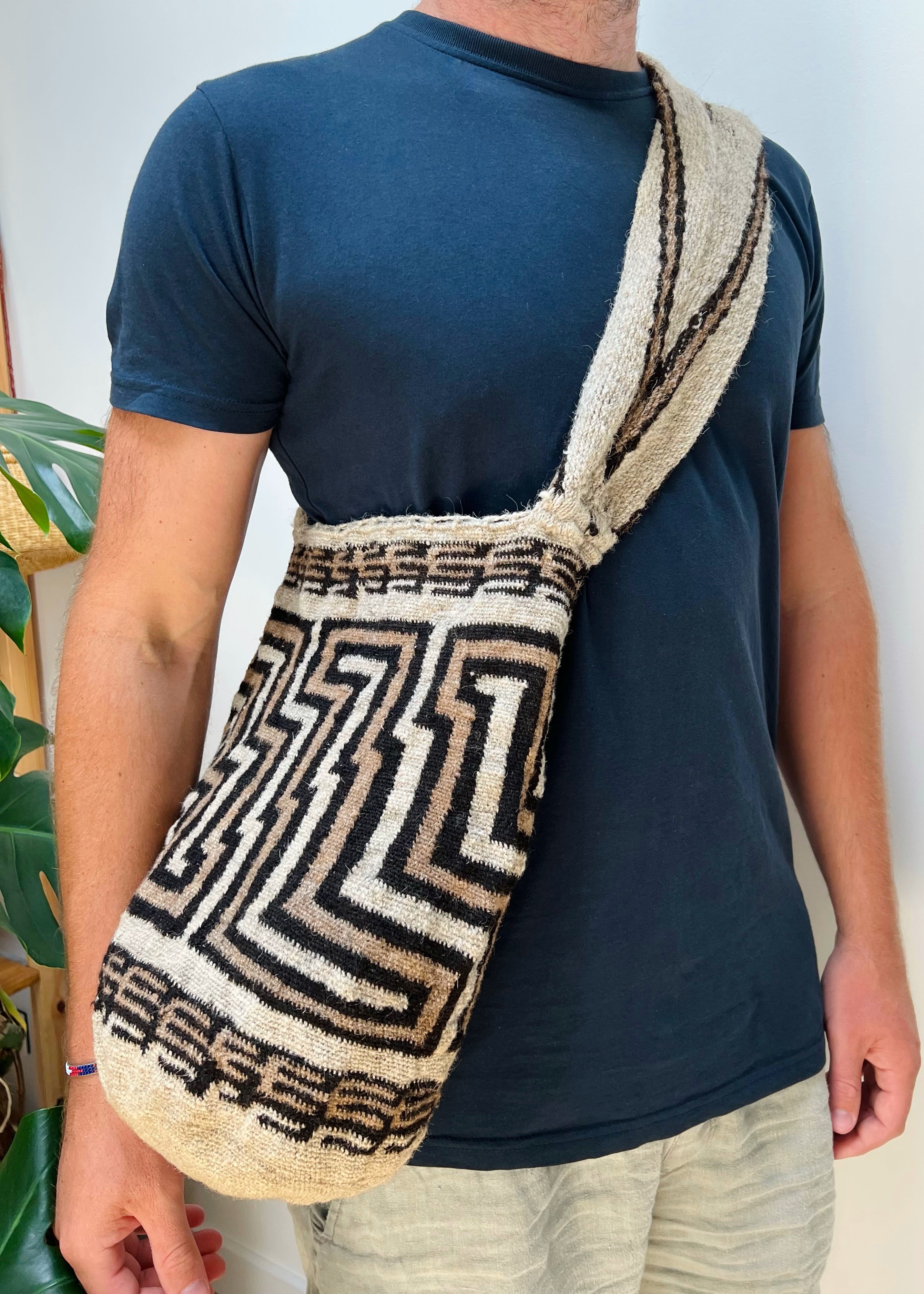 PENSAMIENTO | LARGE | ARHUACA MOCHILA #105