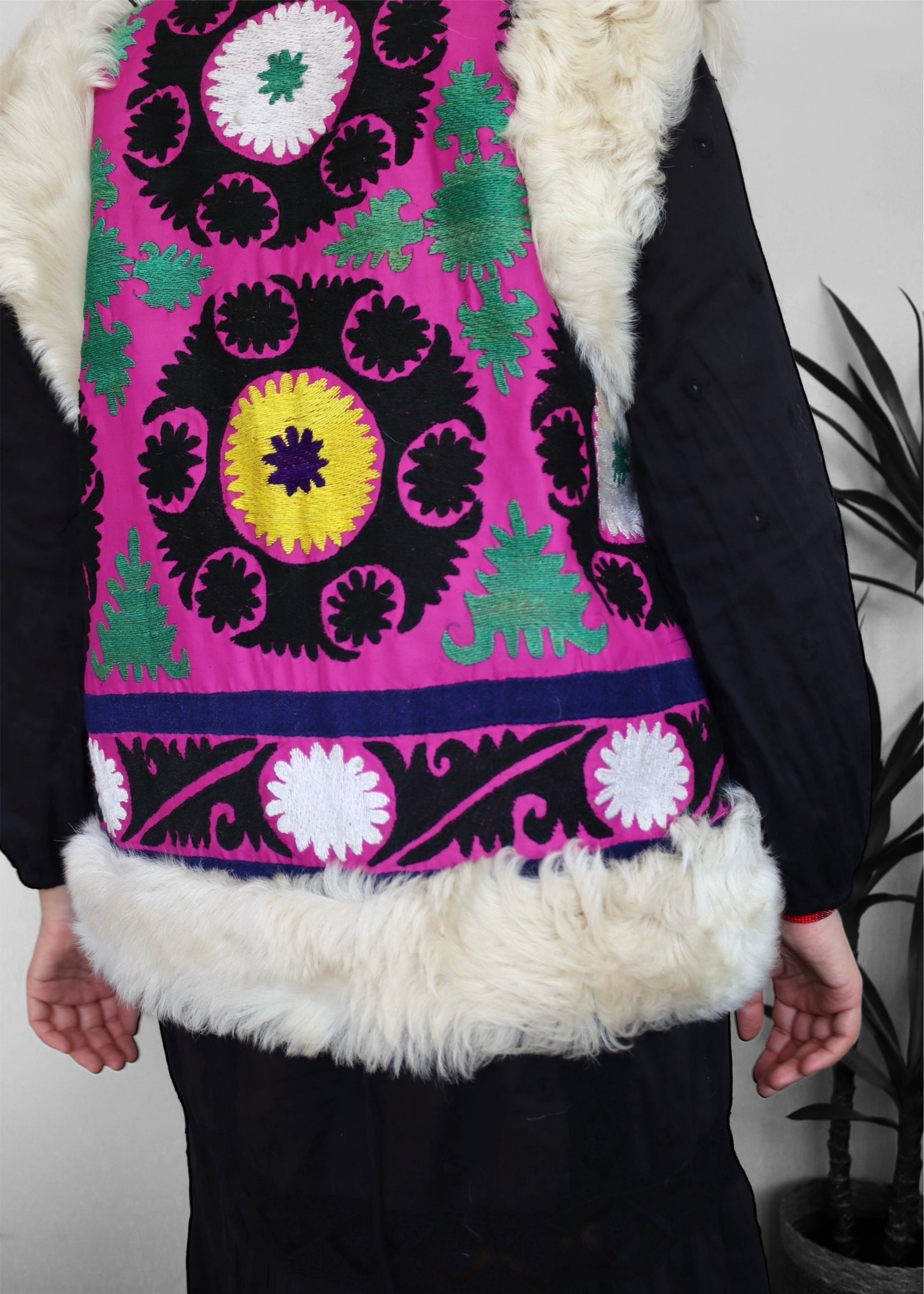 AYPATAM #17 | M-L | SUZANI SHORT VEST