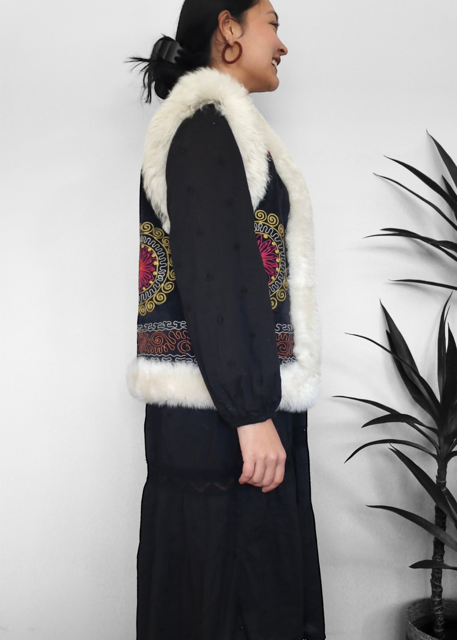 AYPATAM #11 | S-M | SUZANI SHORT VEST