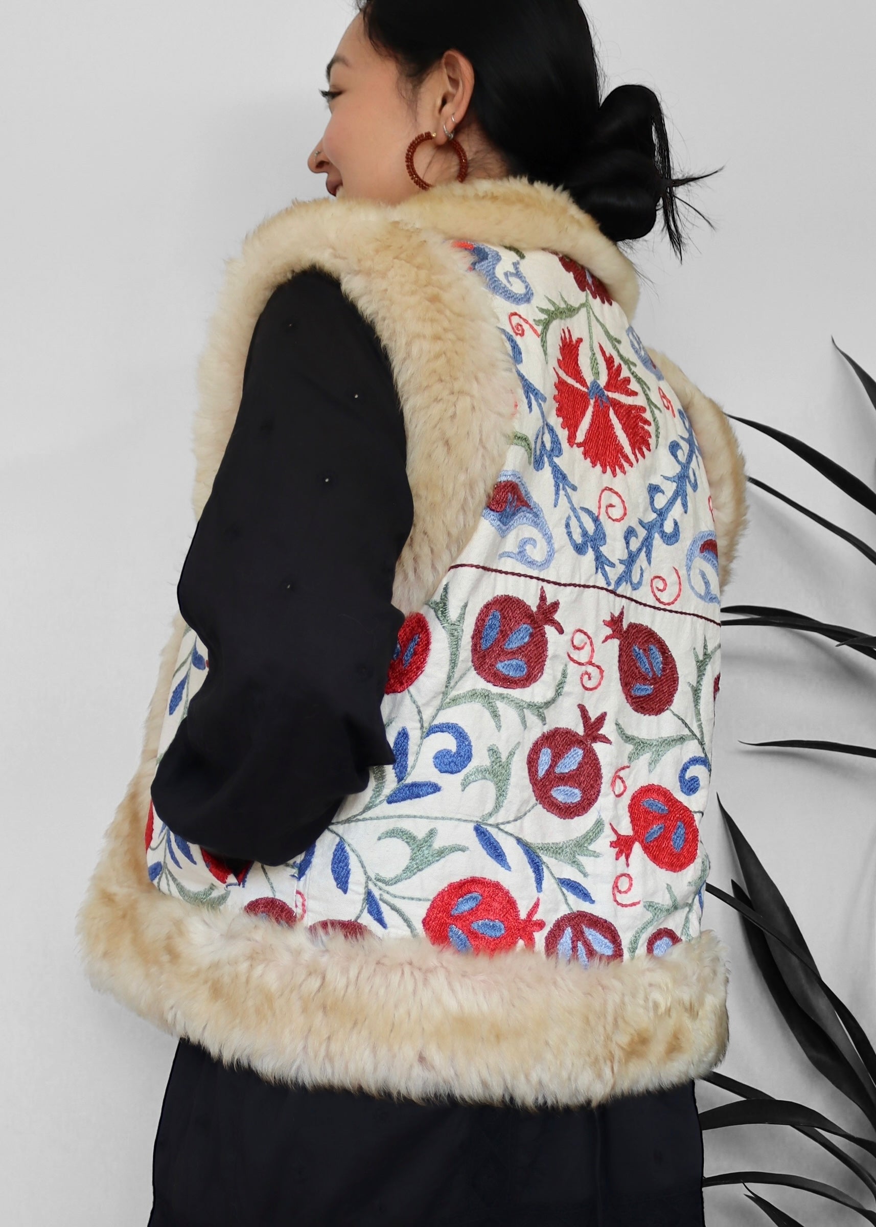 AYPATAM #18 | M-L | SUZANI SHORT VEST