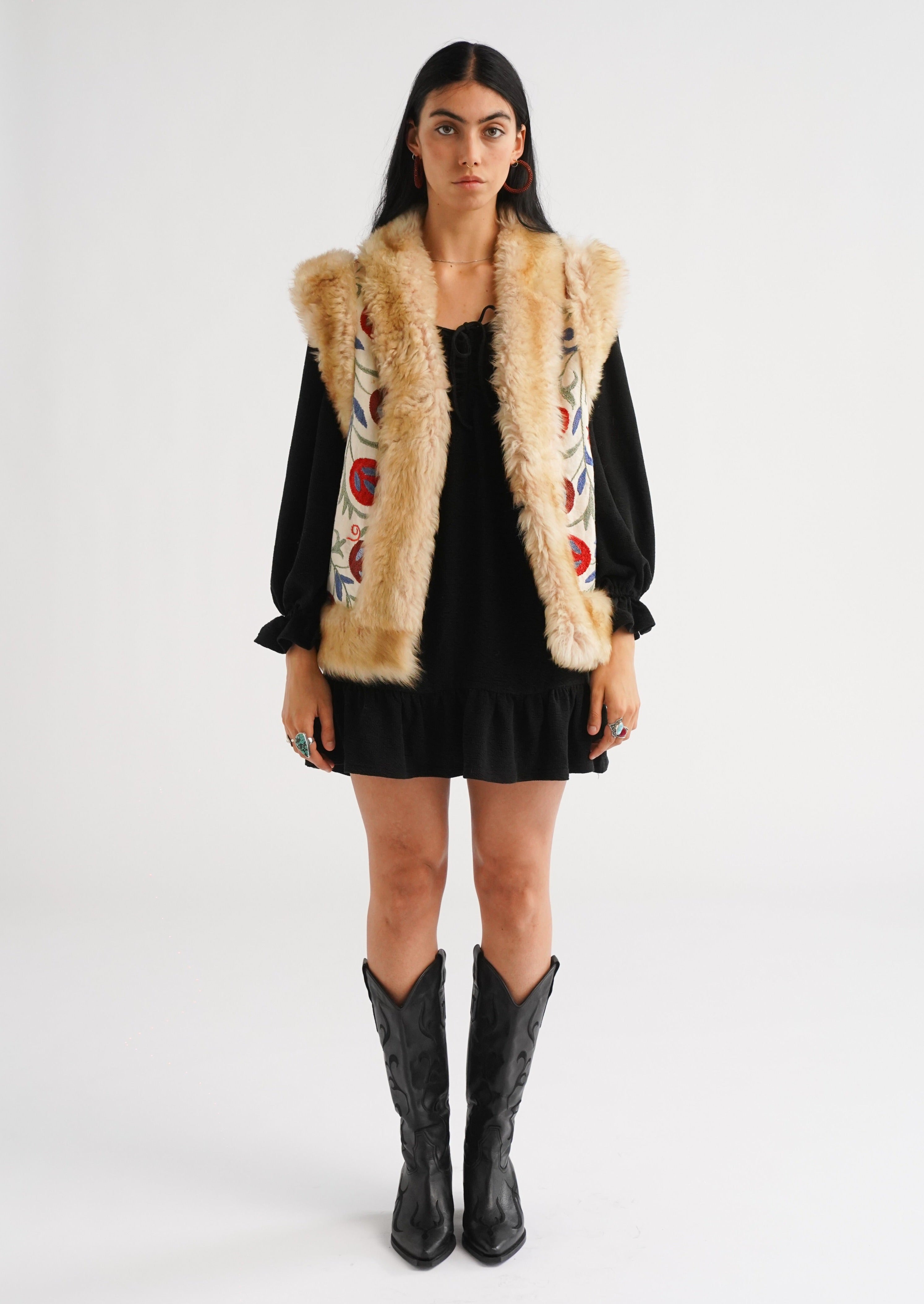AYPATAM #18 | M-XL | SUZANI SHORT VEST