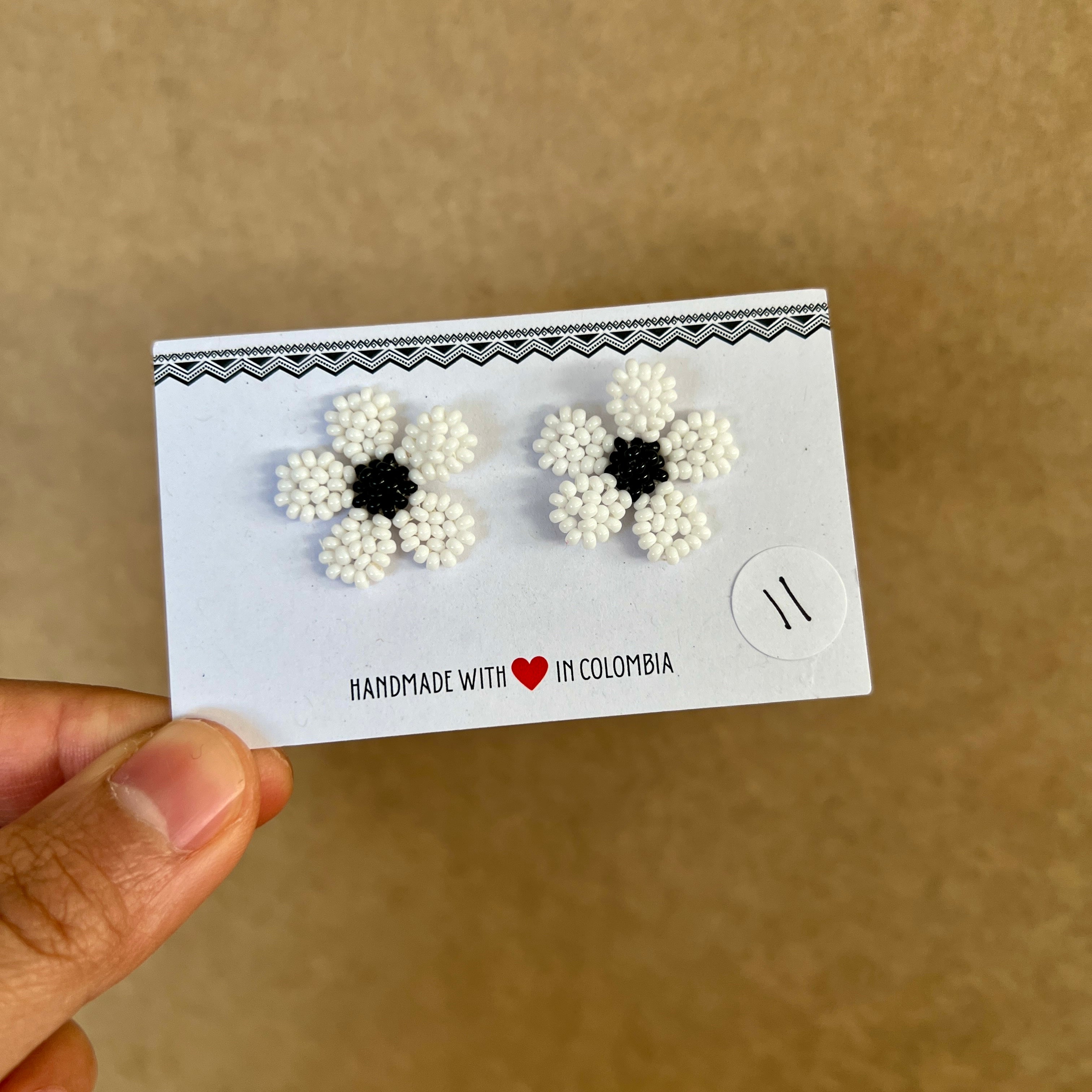 OUTLET | WILDFLOWER STUDS #18