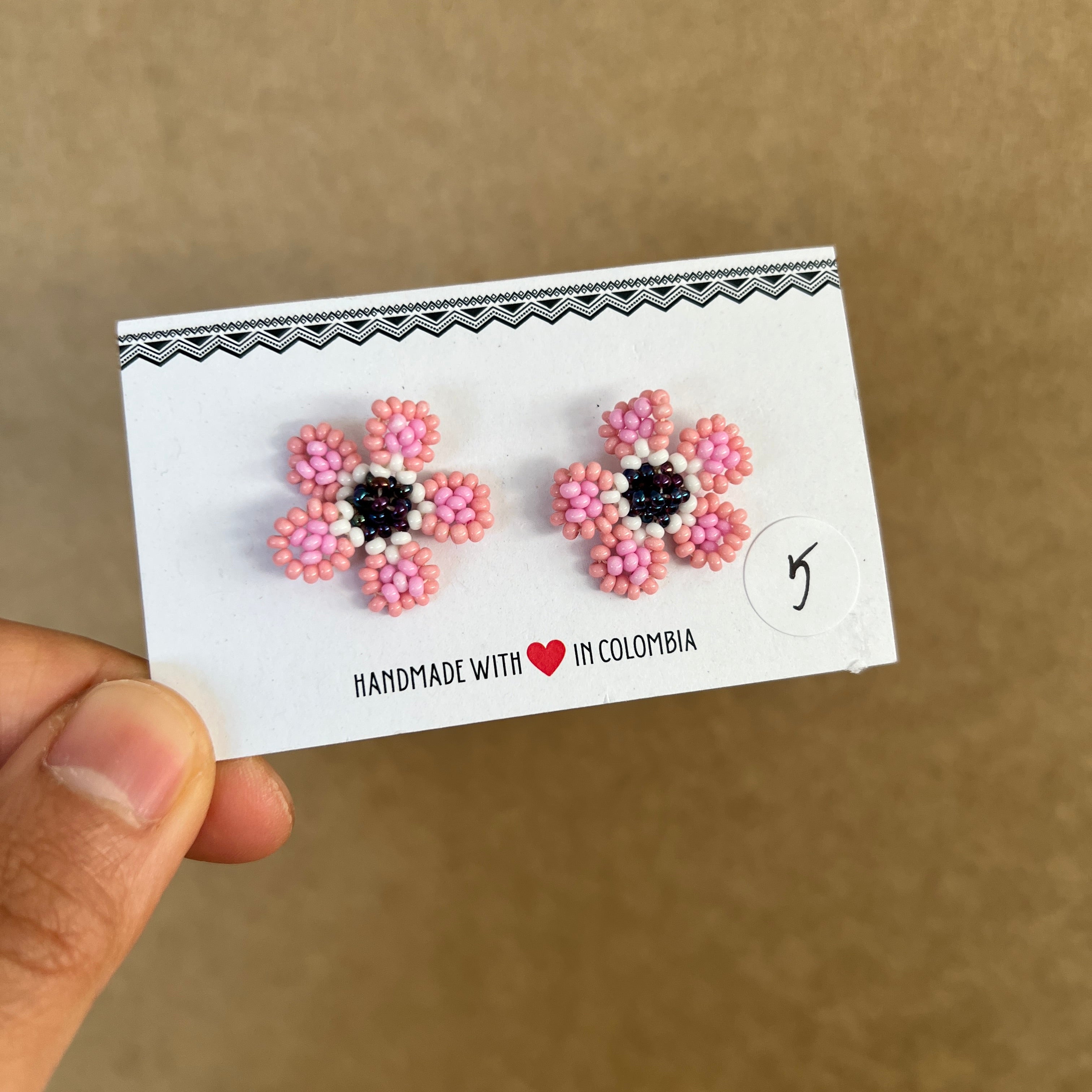 ARCHIVE/SAMPLE | WILDFLOWER STUDS #11