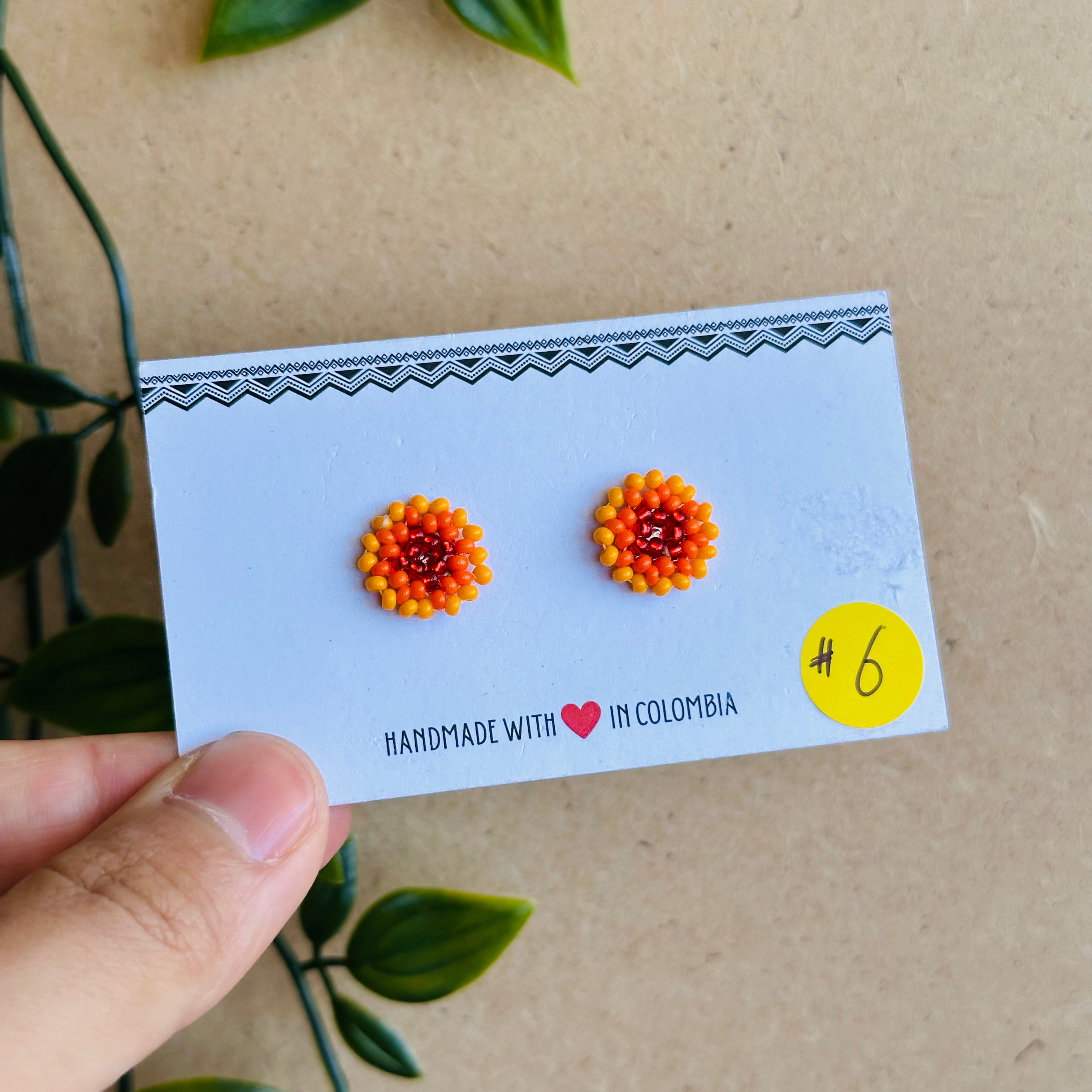 OUTLET | COLOURFUL SMALL STUDS